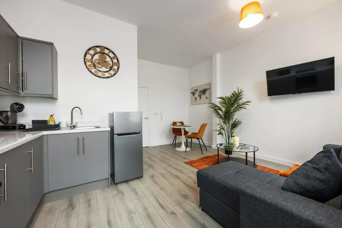 Smart 1 Bedroom Apartment In Belfast East Village