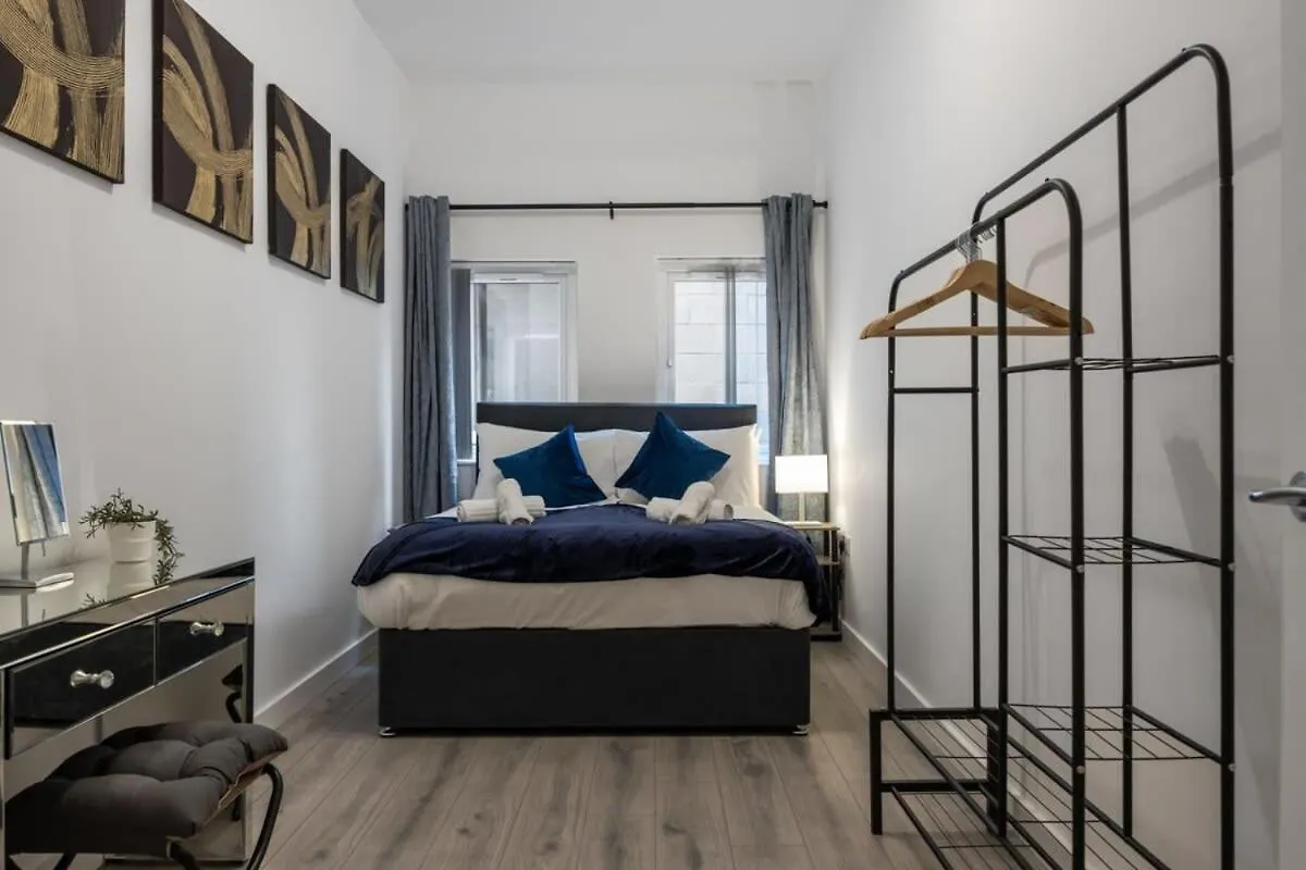 Smart 1 Bedroom Apartment In Belfast East Village United Kingdom