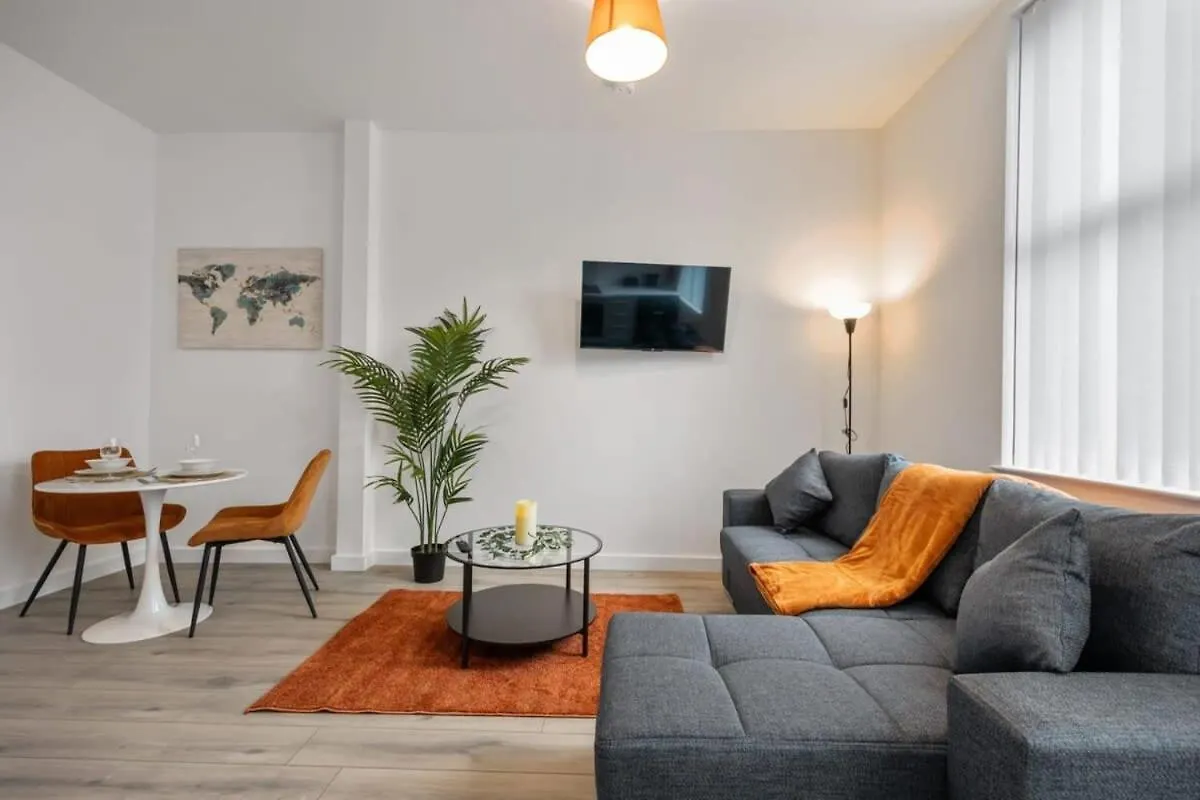 Smart 1 Bedroom Apartment In Belfast East Village